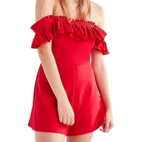 Urban Outfitters Cherry Red Rouge Off Shoulder Ruffle Heather Shorts Romper sz 2 - Picture 1 of 14